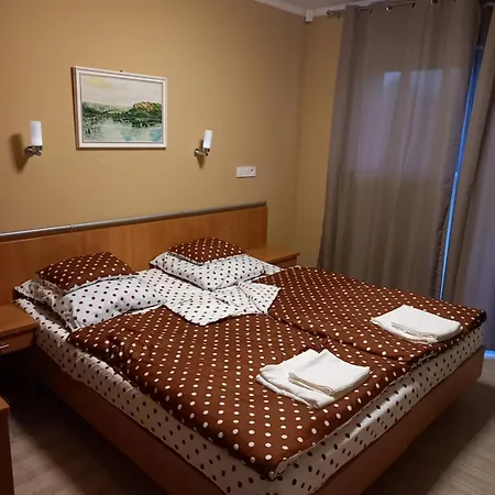 Borhaz 3* Dedestapolcsany