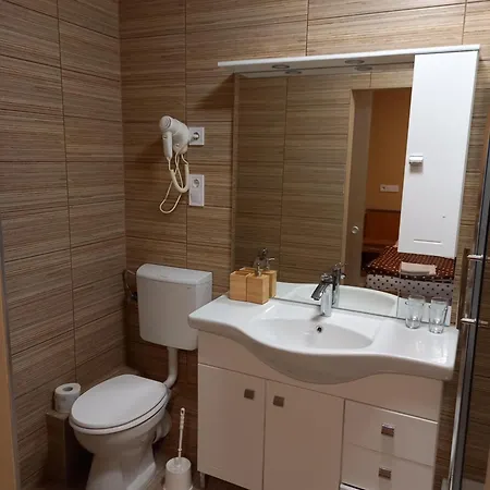 Borhaz Gæstehus Dedestapolcsany